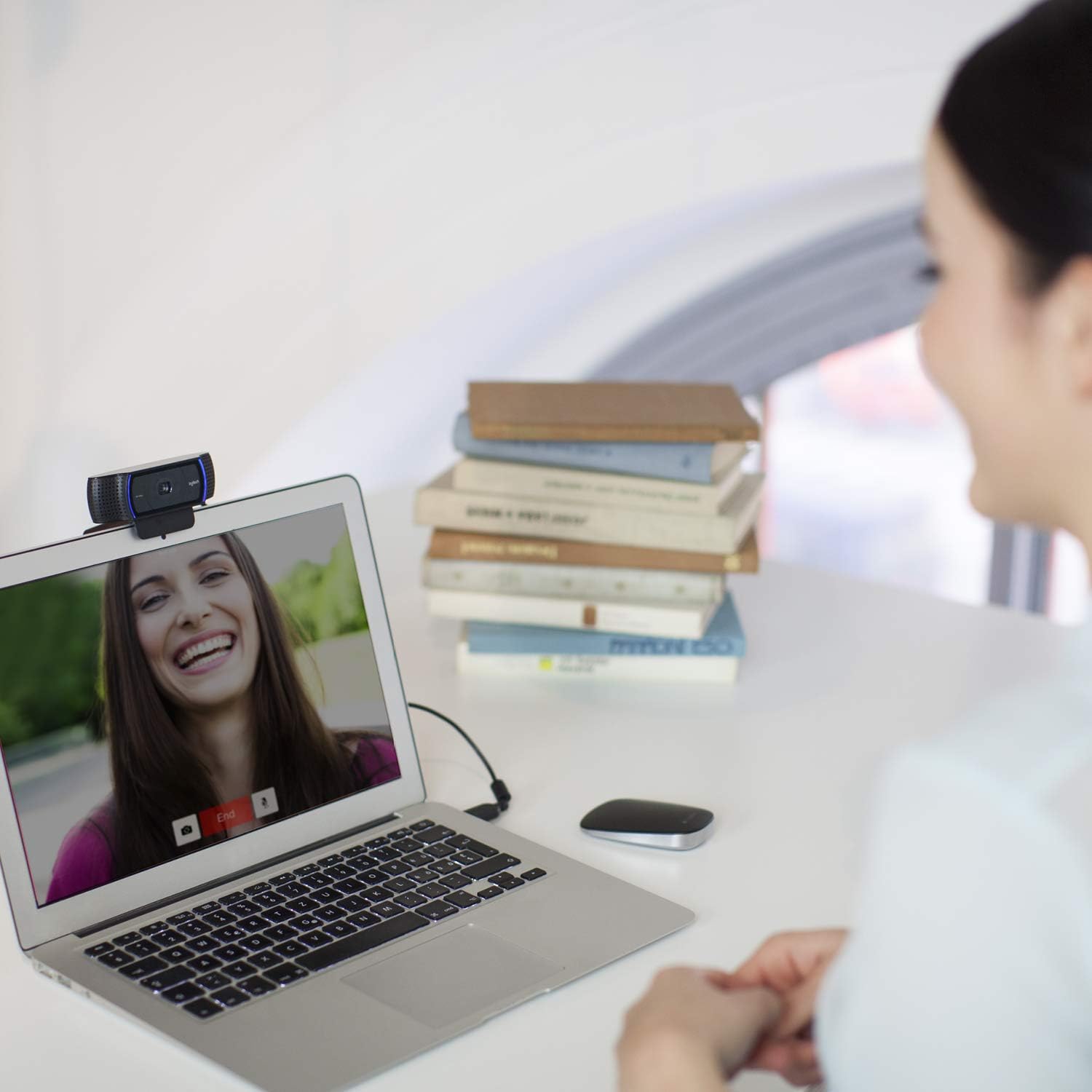 Logitech HD Pro Webcam C920, Widescreen Video Calling and Recording, 1080p Camera, Desktop or Laptop Webcam - Image 9