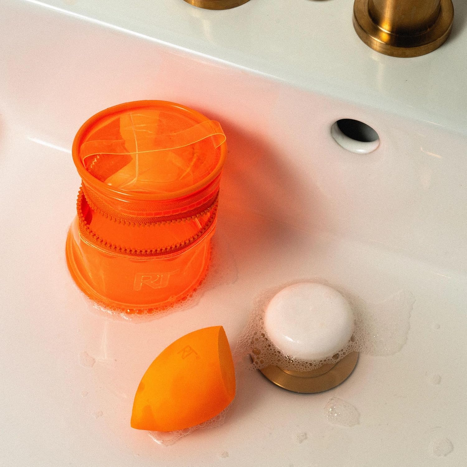 Real Techniques Miracle Blend + Cleanse 3 Piece Set, Makeup Sponge For Blending Foundation & Solid Soap For Deep Cleaning Sponges, Includes Travel Storage Tote, Cruelty-Free, & Latex-Free - Image 7