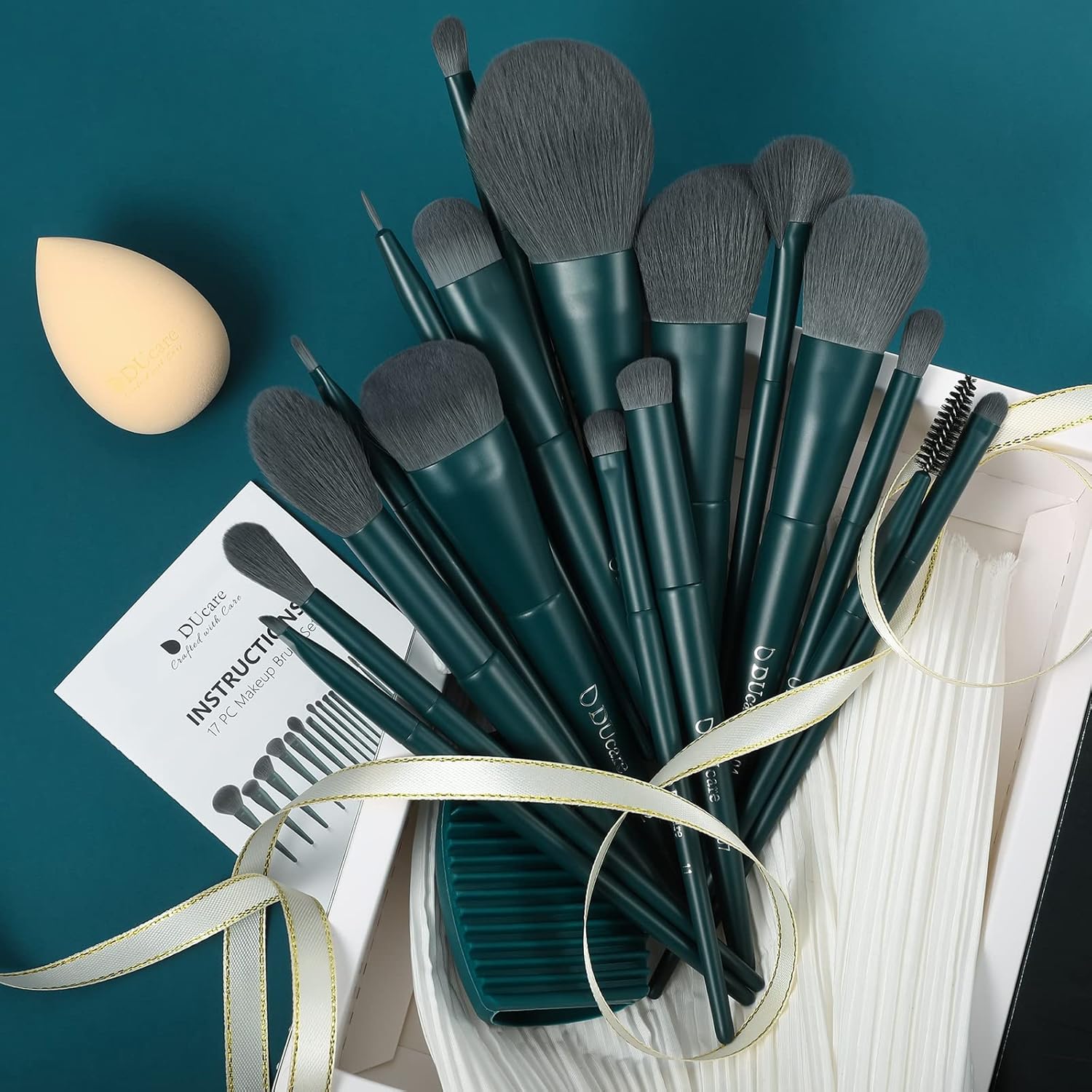 DUcare Makeup Gift Set 19 Pcs,17pcs Makeup Brushes Set 1pc Cleaning Mat 1pc Makeup Sponge Make up Brushes for Foundation,Face Blending Powder, Contour, Bronzer,Highlight, Concealer, Eyeshadow - Image 2