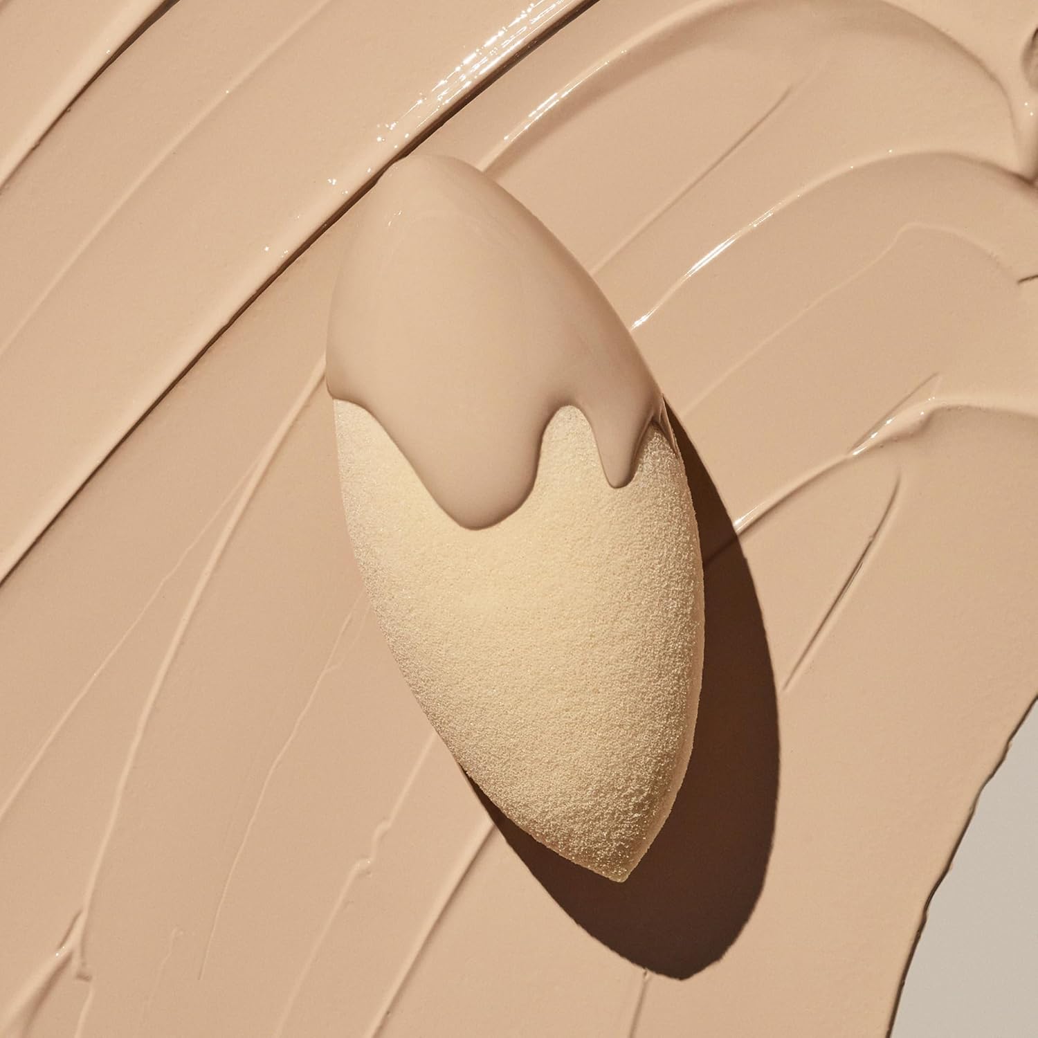 e.l.f. Camo Concealer Sponge, Makeup Sponge With Latex Free Foam & Dual-Pointed Ends For Blending, Vegan & Cruelty-Free - Image 3
