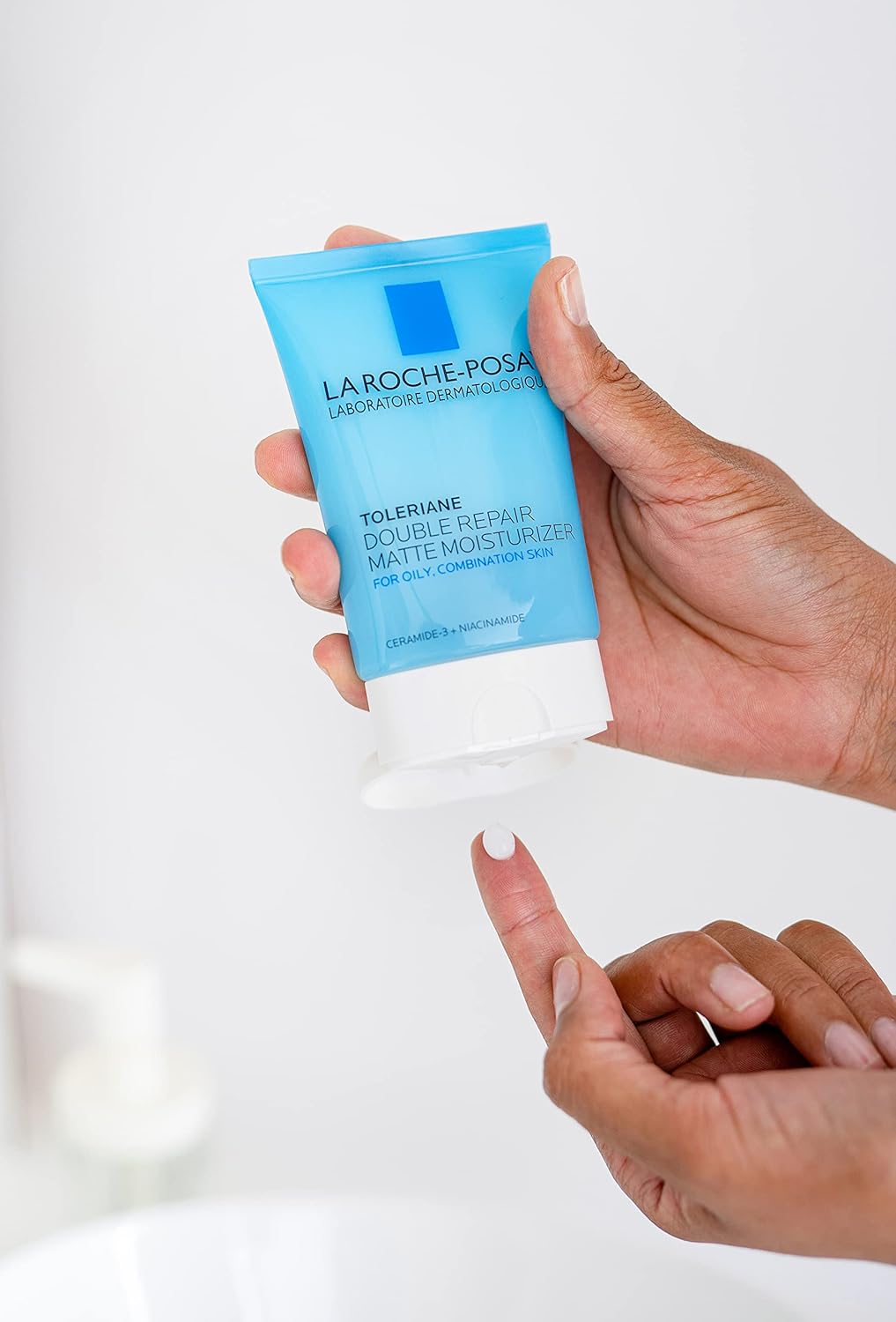 La Roche-Posay Toleriane Double Repair Matte Face Moisturizer, Daily Moisturizer For Oily Skin With Ceramide And Niacinamide For All Skin Tones, Oil Free, Non-Comedogenic, Available with SPF 30 - Image 9