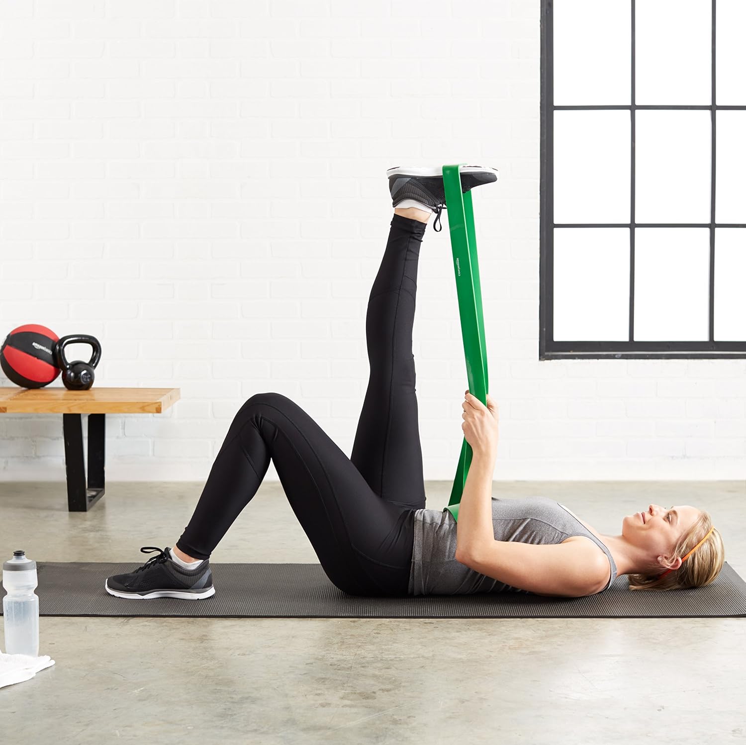 Amazon Basics Resistance Pull Up Band for Pull Up Assistance, Muscle Training, Body Stretching and Home Workouts, 1-3/4 Inches, 50 to 125 Pounds, Green - Image 4