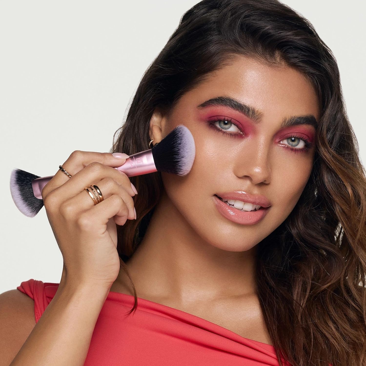 Real Techniques Big Blends Energy Brush + Dual-Sided Puff Kit, 6 Piece Face Makeup Brush & Puff Set for Foundation, Concealer, Powder & Blush, Travel Friendly, Cruelty-Free & Vegan - Image 10